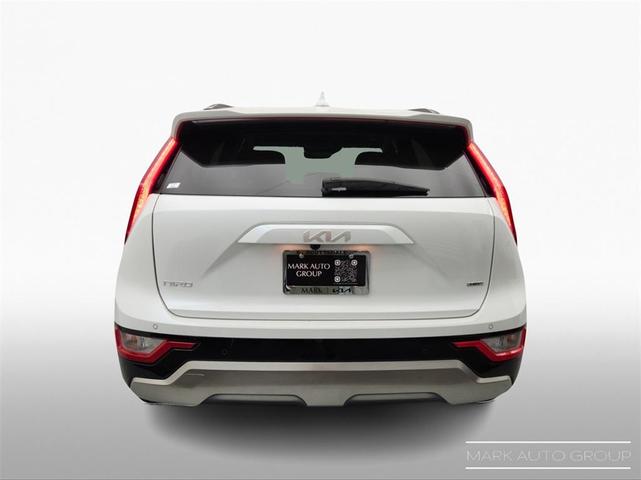Photo of 2024 Snow White Pearl Kia Niro