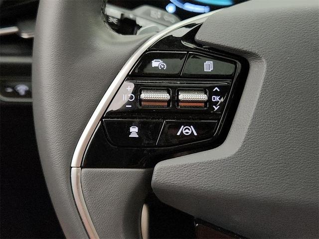 Photo of 2024 Snow White Pearl Kia Niro