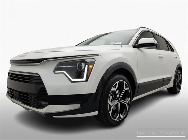 Photo of 2024 Snow White Pearl Kia Niro