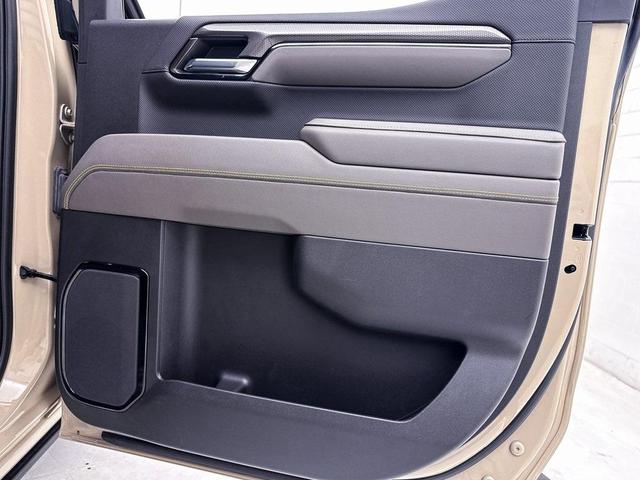 Photo of 2022 Sand Dune Metallic Chevrolet Silverado 1500