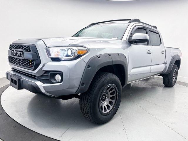 Photo of 2017 Silver Toyota Tacoma