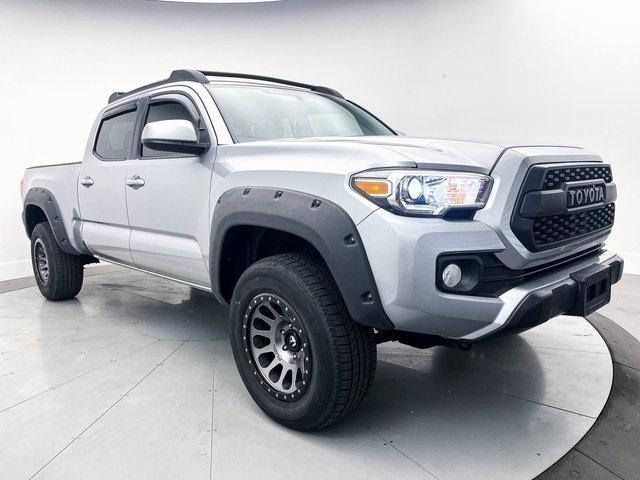 Photo of 2017 Silver Toyota Tacoma