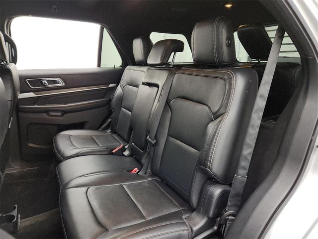 Photo of 2017 Ingot Silver Metallic Ford Explorer