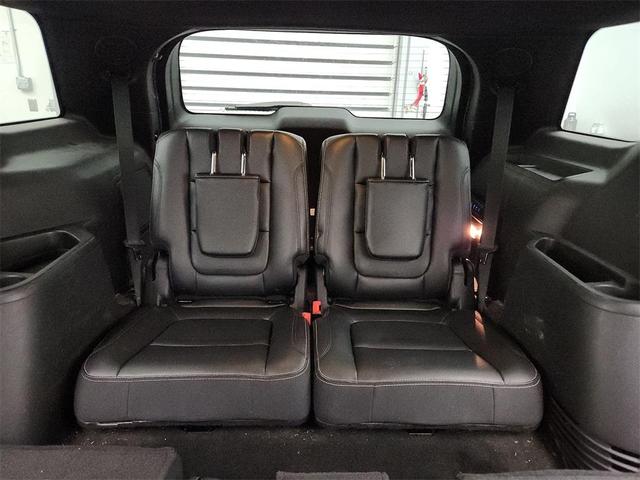 Photo of 2017 Ingot Silver Metallic Ford Explorer