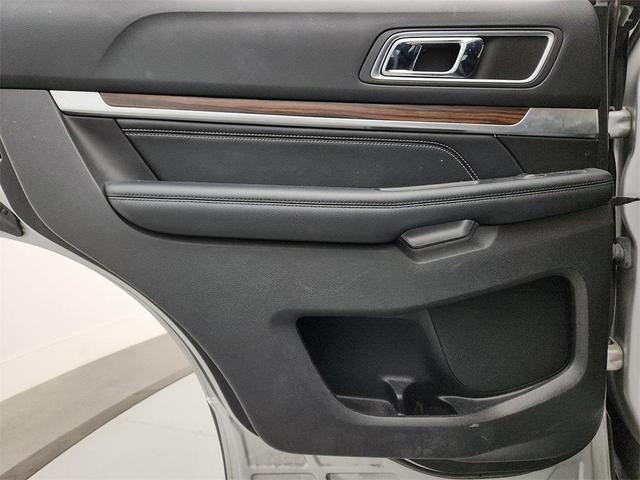 Photo of 2017 Ingot Silver Metallic Ford Explorer