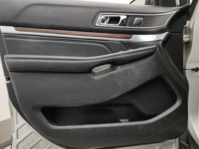 Photo of 2017 Ingot Silver Metallic Ford Explorer