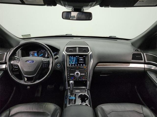 Photo of 2017 Ingot Silver Metallic Ford Explorer