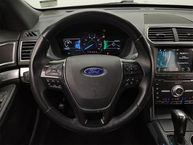 Photo of 2017 Ingot Silver Metallic Ford Explorer