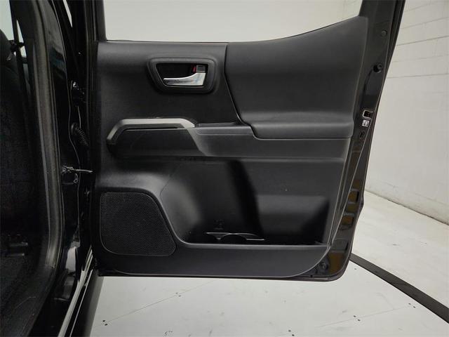 Photo of 2020 Black Toyota Tacoma