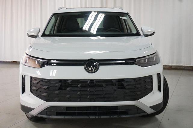 Photo of 2025 Pure White Volkswagen Tiguan