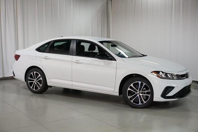 Photo of 2025 Pure White Volkswagen Jetta