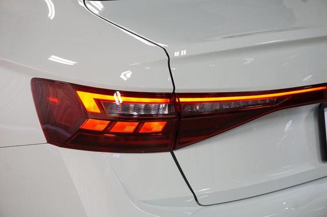Photo of 2025 Pure White Volkswagen Jetta