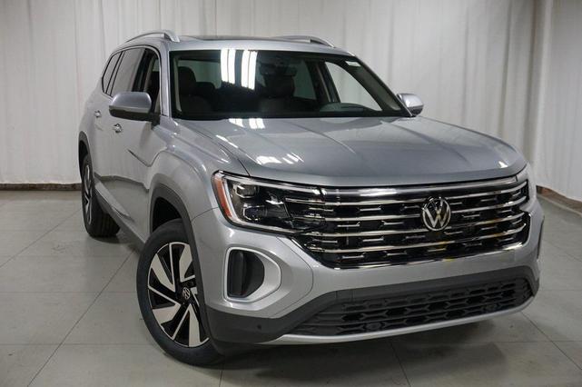 Photo of 2025 Silver Mist Metallic Volkswagen Atlas