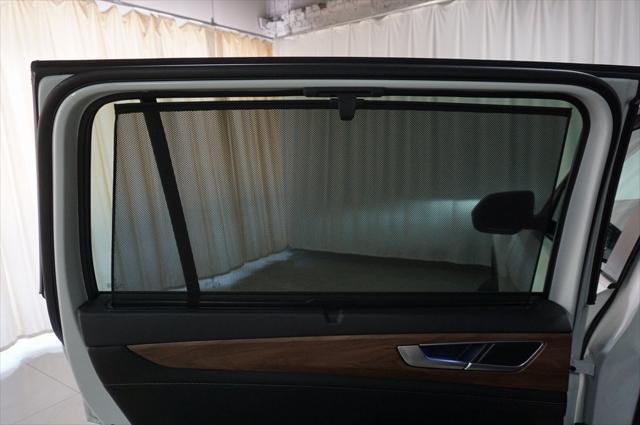 Photo of 2024 Pure White Volkswagen Atlas