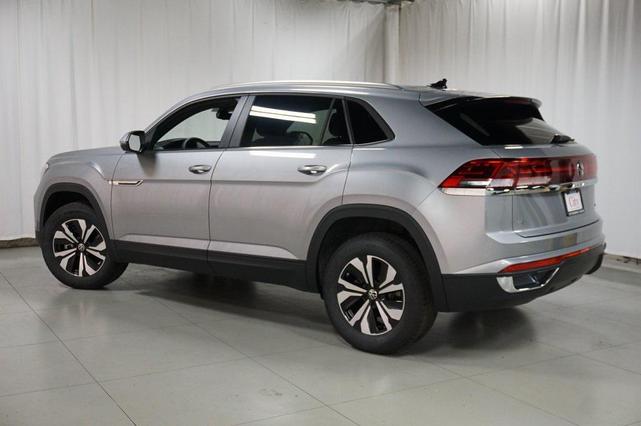 Photo of 2025 Silver Mist Metallic Volkswagen Atlas Cross Sport