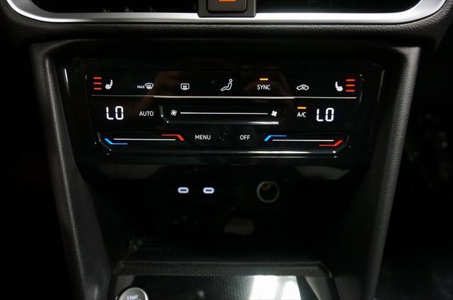 Photo of 2025 Pure White Volkswagen Taos
