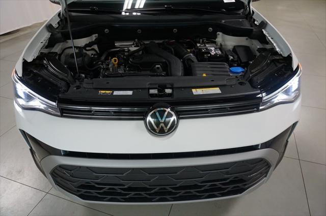 Photo of 2025 Pure White Volkswagen Taos