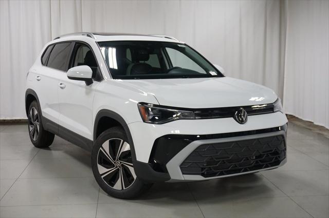 Photo of 2025 Pure White Volkswagen Taos