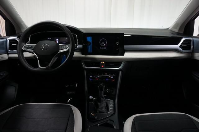 Photo of 2025 Pure White Volkswagen Taos