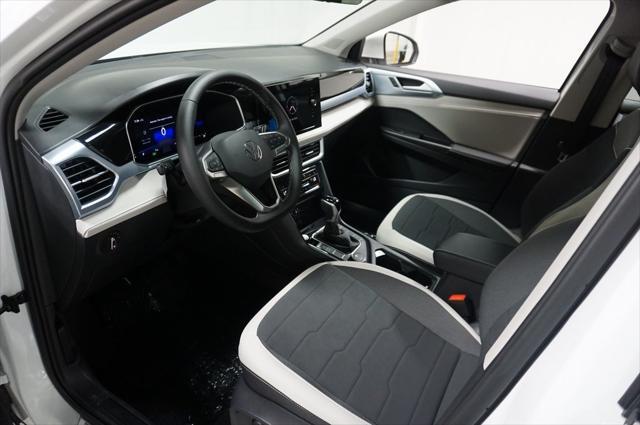 Photo of 2025 Pure White Volkswagen Taos