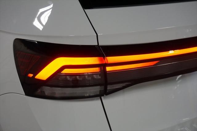 Photo of 2025 Pure White Volkswagen Taos