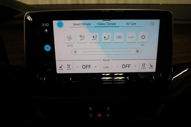 Photo of 2026 Opal White Volkswagen Atlas