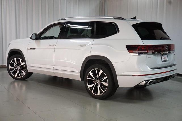 Photo of 2026 Opal White Volkswagen Atlas
