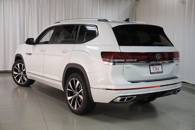 Photo of 2026 Opal White Volkswagen Atlas