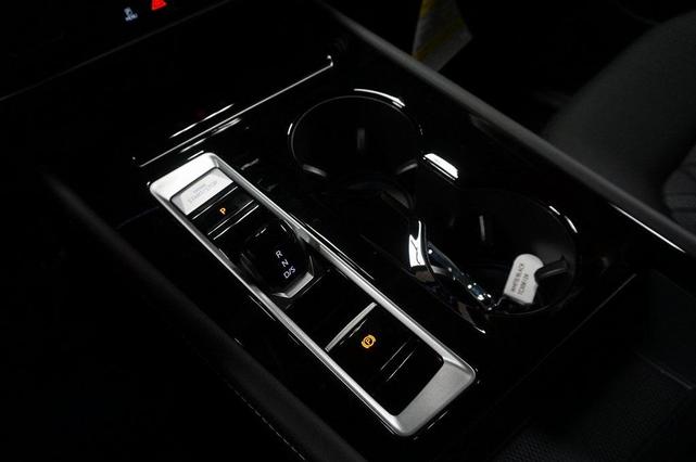 Photo of 2026 Opal White Volkswagen Atlas