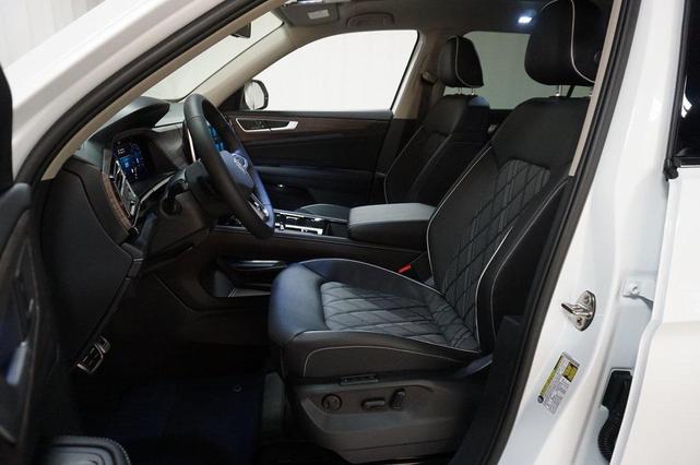 Photo of 2026 Opal White Volkswagen Atlas