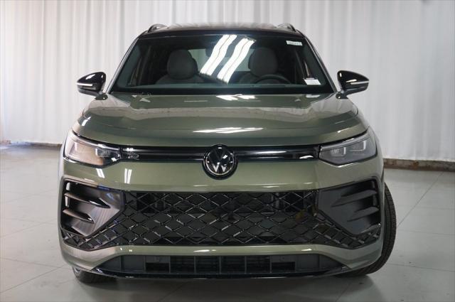 Photo of 2025 Avocado Green w/Deep Black Roof Volkswagen Tiguan
