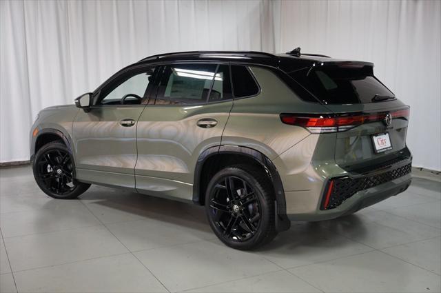 Photo of 2025 Avocado Green w/Deep Black Roof Volkswagen Tiguan