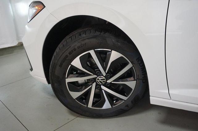 Photo of 2026 Pure White Volkswagen Jetta