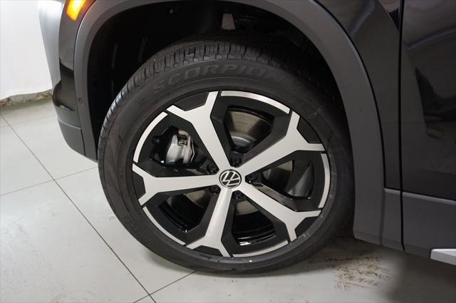 Photo of 2025 Deep Black Volkswagen Tiguan