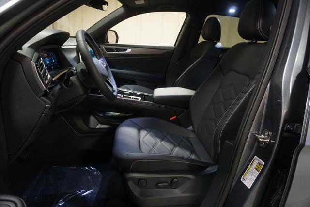Photo of 2025 Gray Volkswagen Atlas Cross Sport