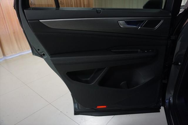 Photo of 2025 Gray Volkswagen Atlas Cross Sport
