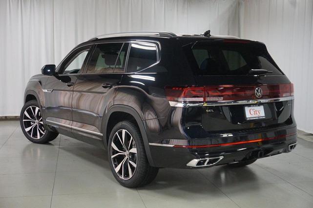 Photo of 2026 Deep Black Volkswagen Atlas
