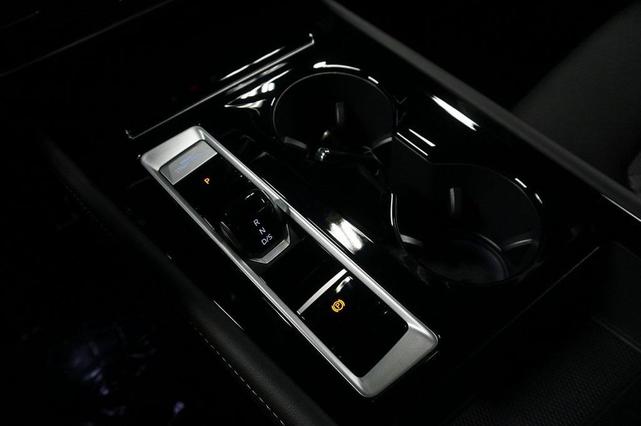 Photo of 2026 Deep Black Volkswagen Atlas