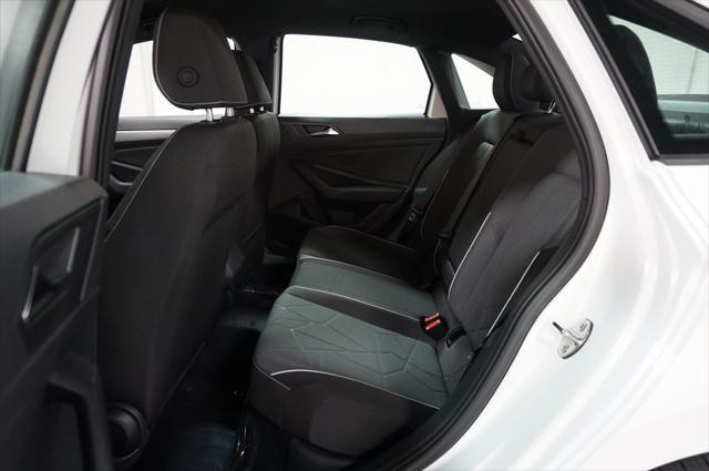 Photo of 2025 Pure White Volkswagen Jetta