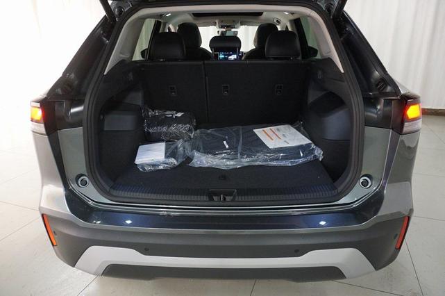 Photo of 2025 Platinum Gray Volkswagen Tiguan