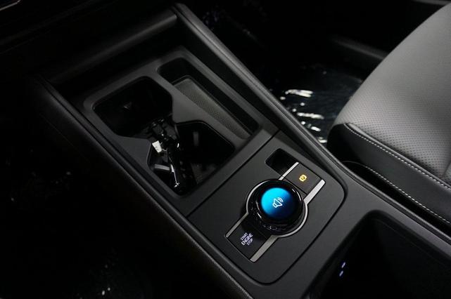 Photo of 2025 Platinum Gray Volkswagen Tiguan