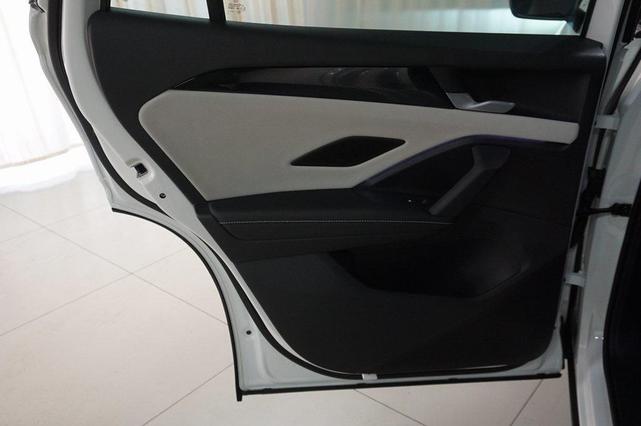 Photo of 2025 Pure White Volkswagen Tiguan