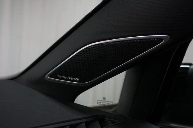 Photo of 2025 Mythos Black Metallic Volkswagen Golf R