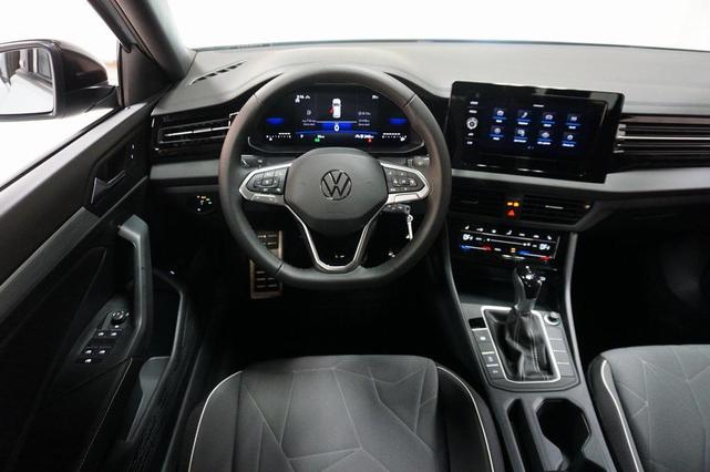 Photo of 2025 Gray Volkswagen Jetta