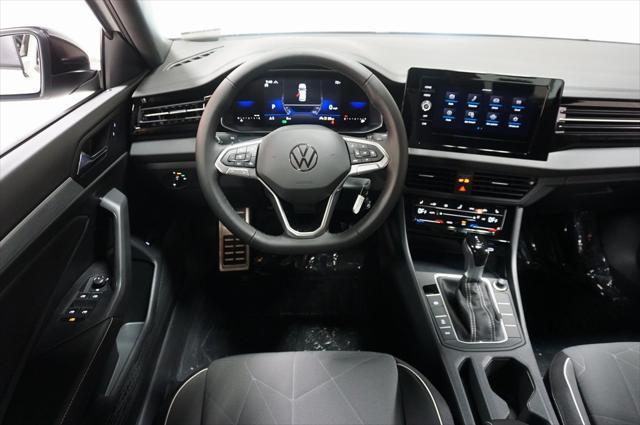 Photo of 2025 Pure White Volkswagen Jetta