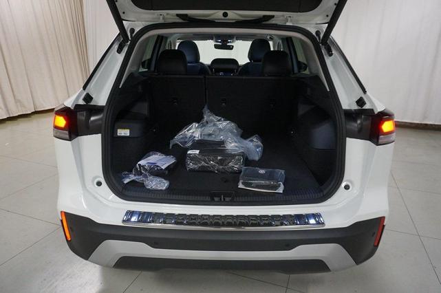 Photo of 2025 Pure White Volkswagen Tiguan