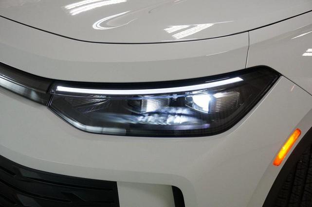 Photo of 2025 Pure White Volkswagen Tiguan