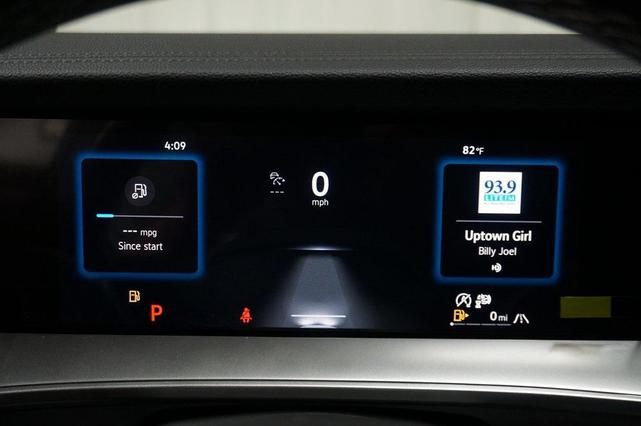 Photo of 2025 Pure White Volkswagen Tiguan