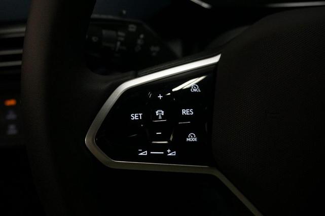 Photo of 2025 pure gray with black roof Volkswagen ID.4