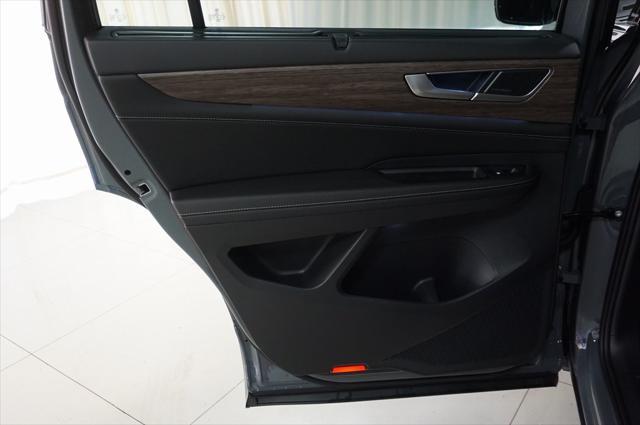 Photo of 2025 Pure Gray Volkswagen Atlas